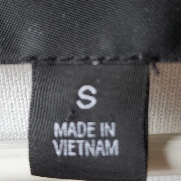 Carlisle Collection multi color knit full zip crop jacket white sleeves R $645 - Picture 3 of 13